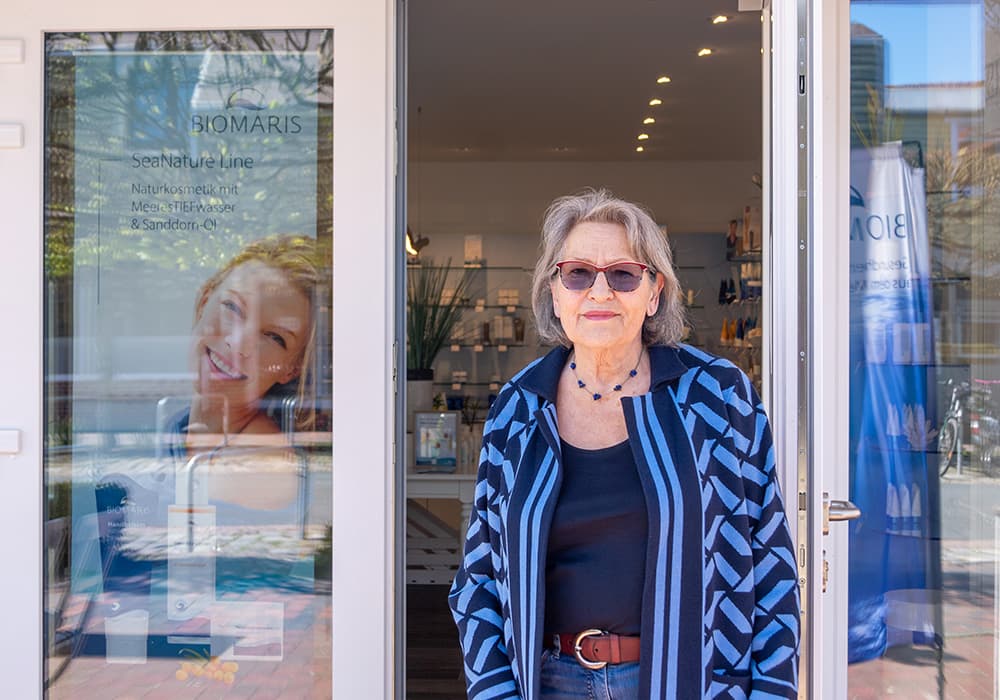 Oma, Kleidung, Jacke, Brille, Sonnenbrille